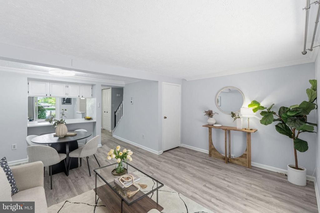 Image 9 of property listing at 12468 VALLEYSIDE WAY, Germantown, MD 20874
