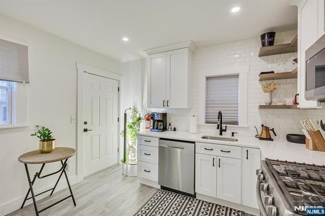 299A 7th Avenue, Newark, NJ 07107