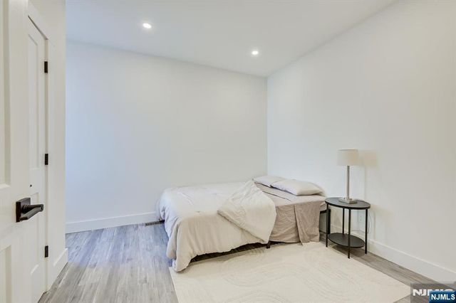 299A 7th Avenue, Newark, NJ 07107