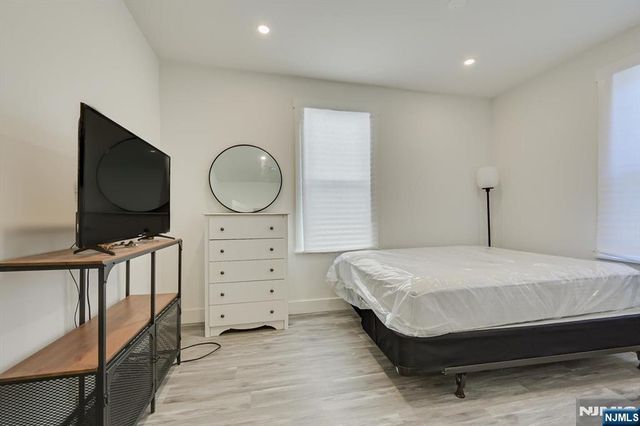 299A 7th Avenue, Newark, NJ 07107