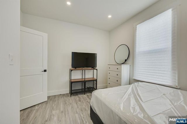 299A 7th Avenue, Newark, NJ 07107