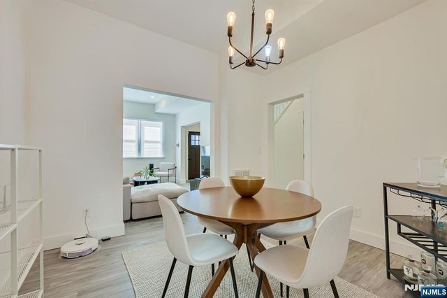 299A 7th Avenue, Newark, NJ 07107