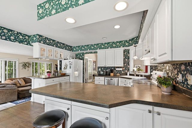 4120 W Puetz ROAD, Franklin, WI 53132