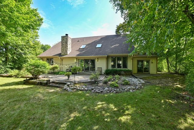 4120 W Puetz ROAD, Franklin, WI 53132