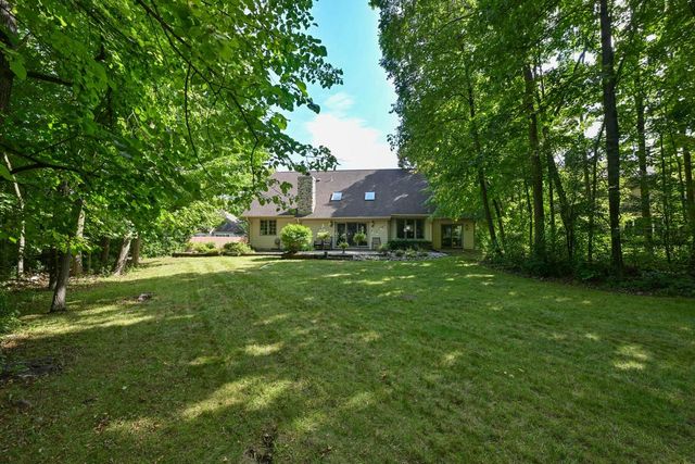 4120 W Puetz ROAD, Franklin, WI 53132