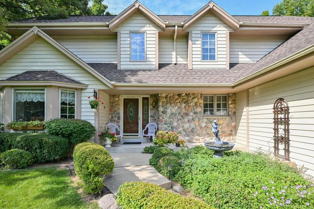 4120 W Puetz ROAD, Franklin, WI 53132