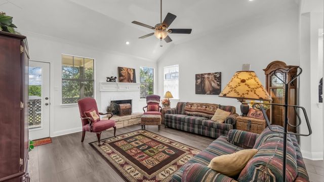 604 Holiday Hills Drive, Mineral Wells, TX 76067