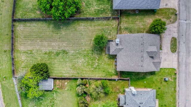 604 Holiday Hills Drive, Mineral Wells, TX 76067
