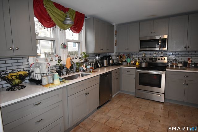 103 Grand Street, Middletown, CT 06457