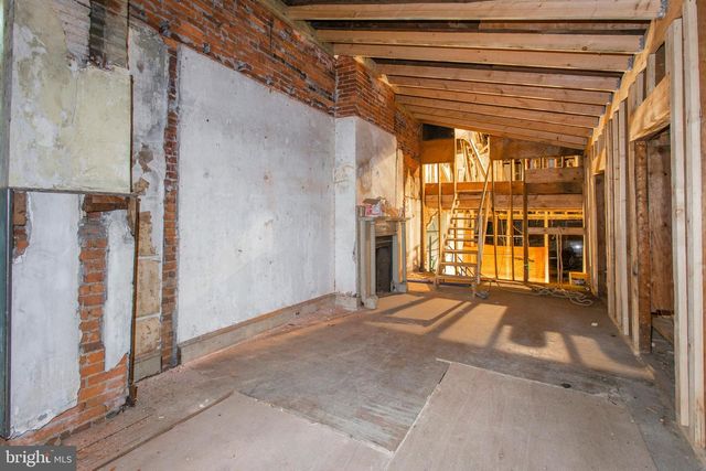 325 S 18TH ST, Philadelphia, PA 19103