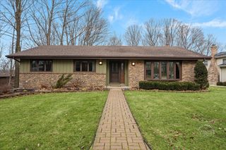 2S924 Shagbark Drive, Batavia, IL 60510