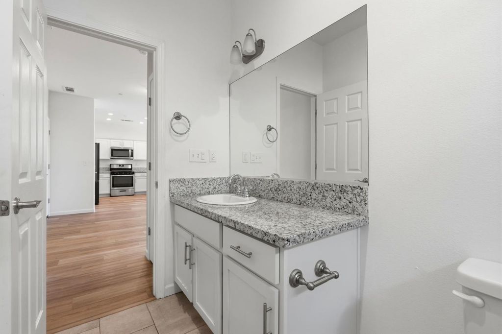 Image 10 of property listing at 10692 Daisy Way, Armona, CA 93202