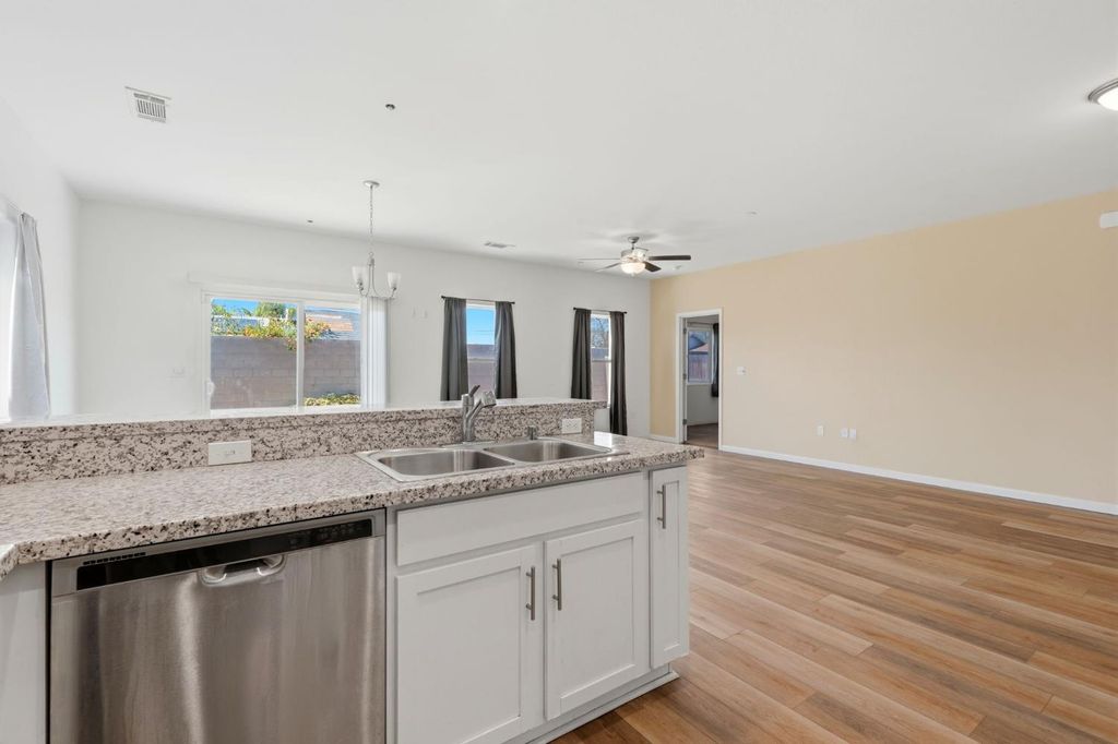 Image 16 of property listing at 10692 Daisy Way, Armona, CA 93202