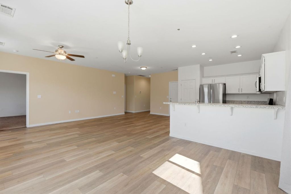 Image 17 of property listing at 10692 Daisy Way, Armona, CA 93202