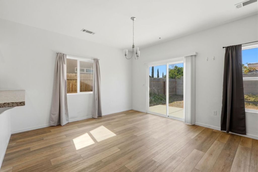 Image 18 of property listing at 10692 Daisy Way, Armona, CA 93202