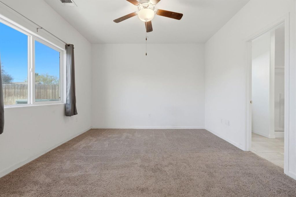 Image 19 of property listing at 10692 Daisy Way, Armona, CA 93202