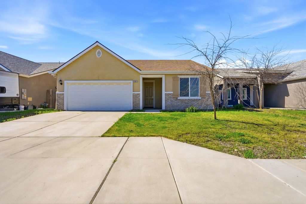 Image 2 of property listing at 10692 Daisy Way, Armona, CA 93202