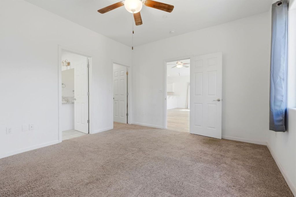 Image 21 of property listing at 10692 Daisy Way, Armona, CA 93202