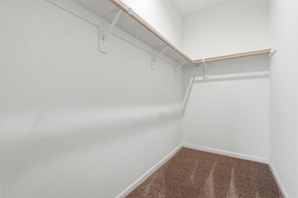 Image 23 of property listing at 10692 Daisy Way, Armona, CA 93202