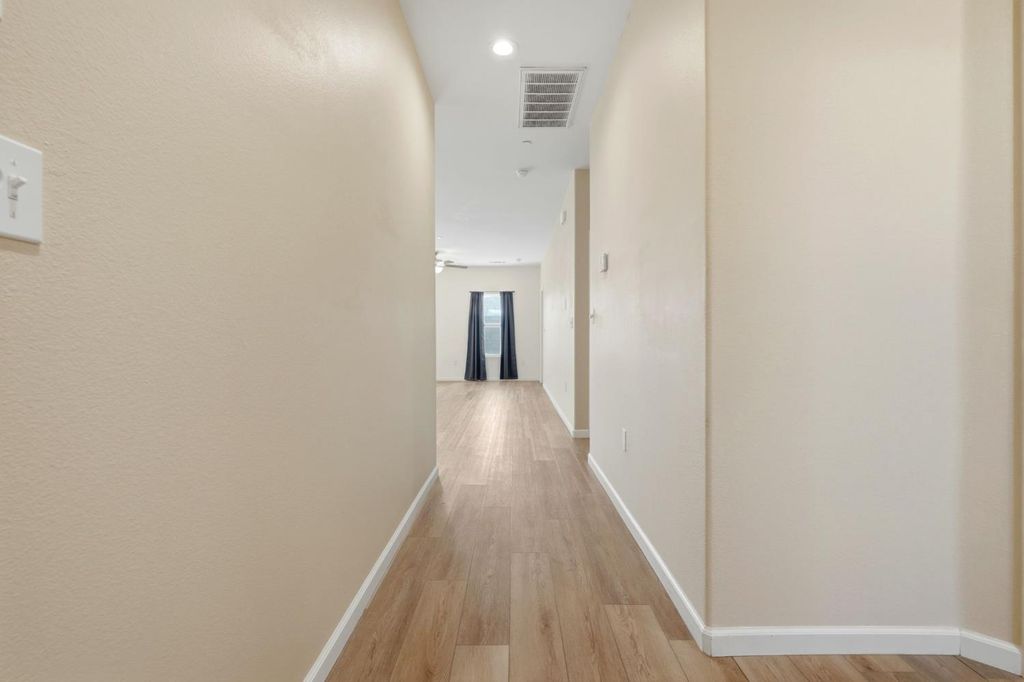 Image 5 of property listing at 10692 Daisy Way, Armona, CA 93202