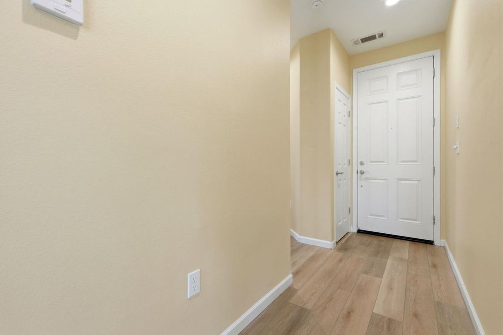 Image 6 of property listing at 10692 Daisy Way, Armona, CA 93202