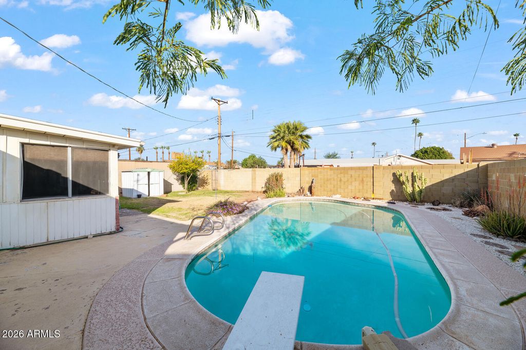 Image 25 of property listing at 4848 W HIGHLAND Avenue, Phoenix, AZ 85031