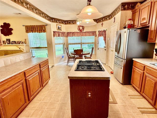 2119 Stoneycreek Park, Conroe, TX 77385