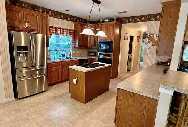 2119 Stoneycreek Park, Conroe, TX 77385