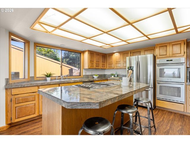 2902 RAWHIDE St, West Linn, OR 97068