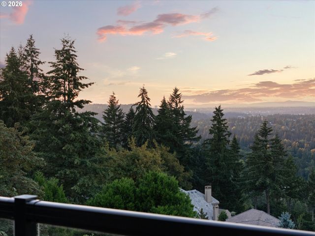 2902 RAWHIDE St, West Linn, OR 97068