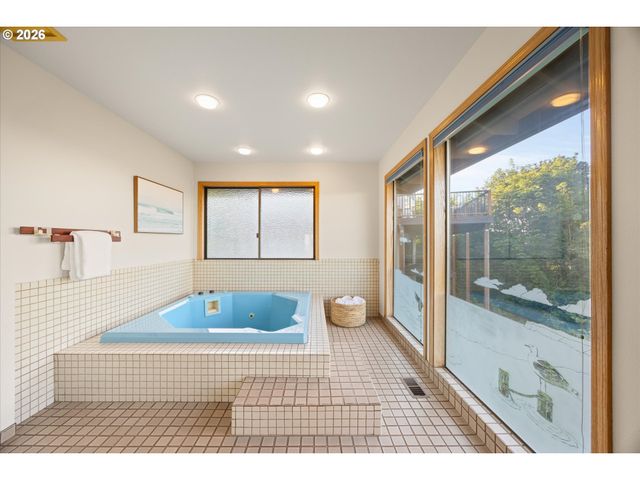 2902 RAWHIDE St, West Linn, OR 97068