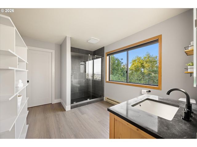 2902 RAWHIDE St, West Linn, OR 97068