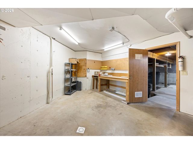 2902 RAWHIDE St, West Linn, OR 97068