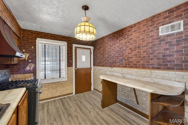 6915 Edison Avenue, Velda City, MO 63121