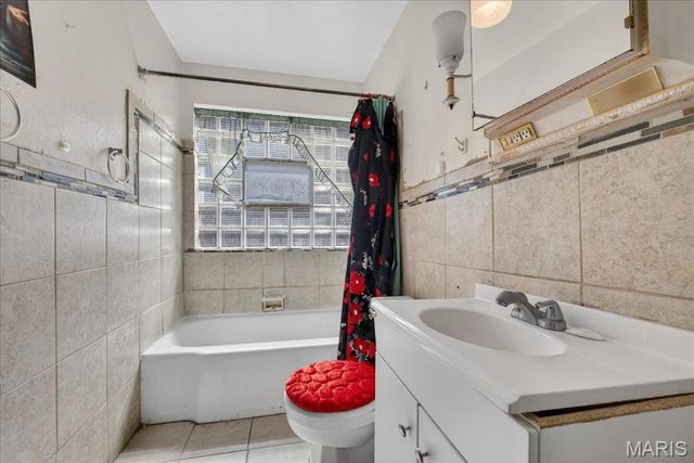 6915 Edison Avenue, Velda City, MO 63121