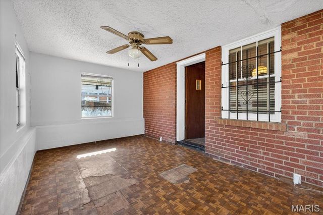 6915 Edison Avenue, Velda City, MO 63121