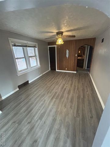 6915 Edison Avenue, Velda City, MO 63121