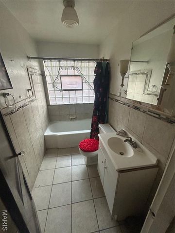 6915 Edison Avenue, Velda City, MO 63121