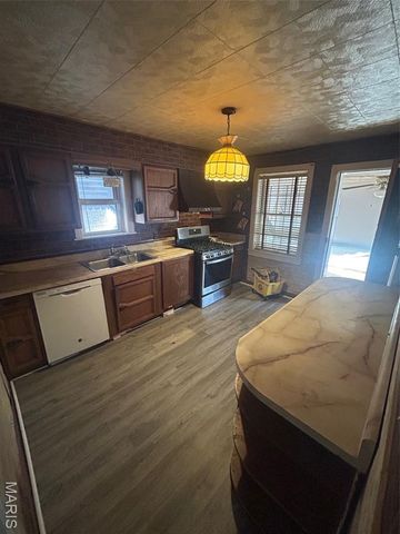 6915 Edison Avenue, Velda City, MO 63121