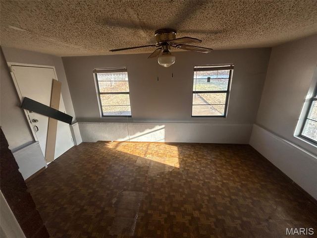 6915 Edison Avenue, Velda City, MO 63121