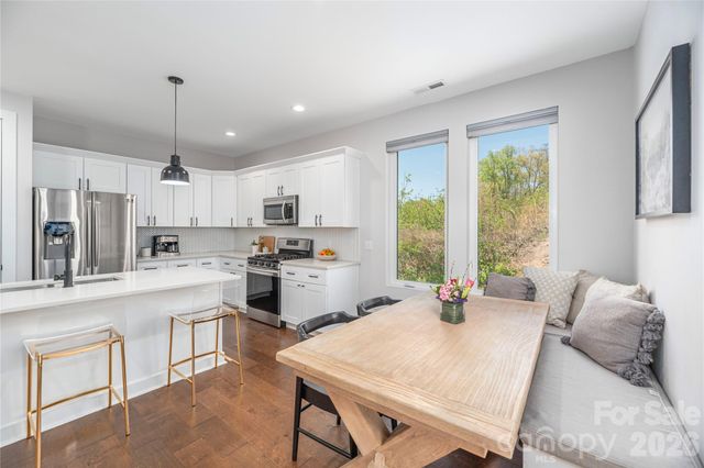 206 Torch Light Way, Asheville, NC 28806