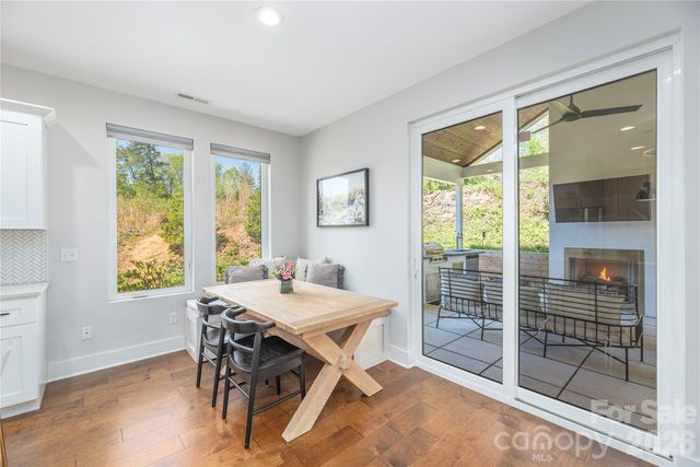 206 Torch Light Way, Asheville, NC 28806