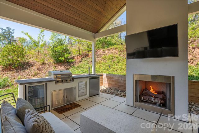 206 Torch Light Way, Asheville, NC 28806