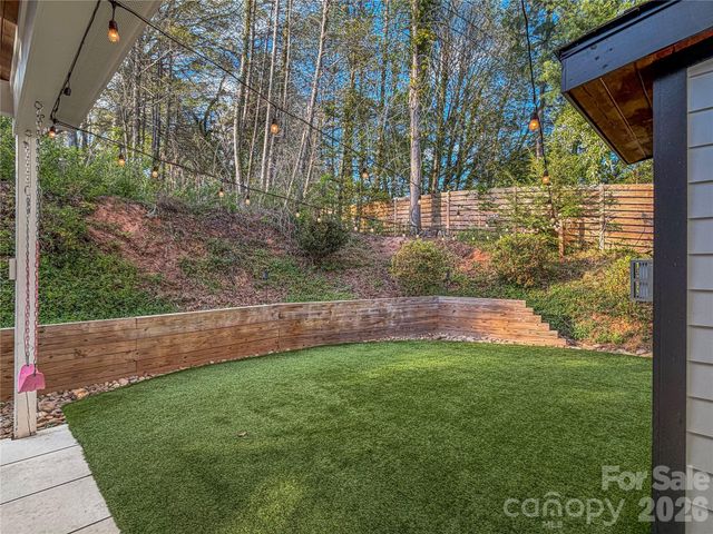 206 Torch Light Way, Asheville, NC 28806
