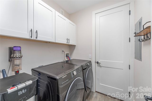 206 Torch Light Way, Asheville, NC 28806