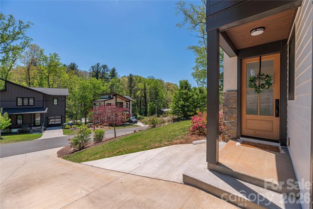 206 Torch Light Way, Asheville, NC 28806