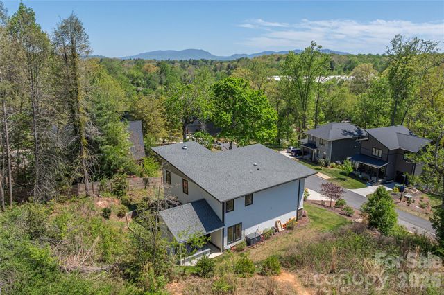 206 Torch Light Way, Asheville, NC 28806