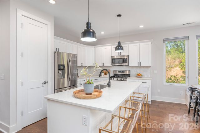 206 Torch Light Way, Asheville, NC 28806