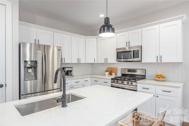 206 Torch Light Way, Asheville, NC 28806