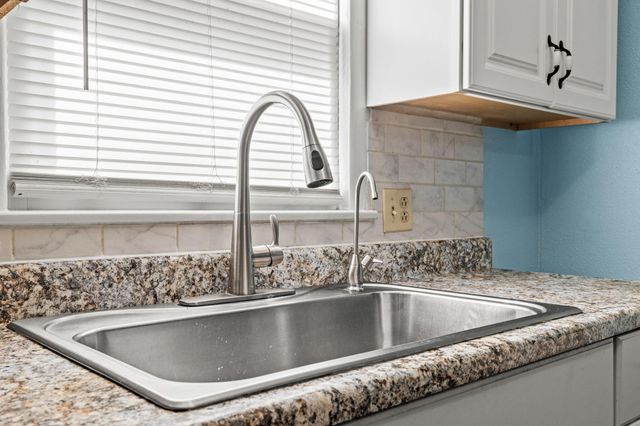 2643 W Walnut Street, Springfield, MO 65806